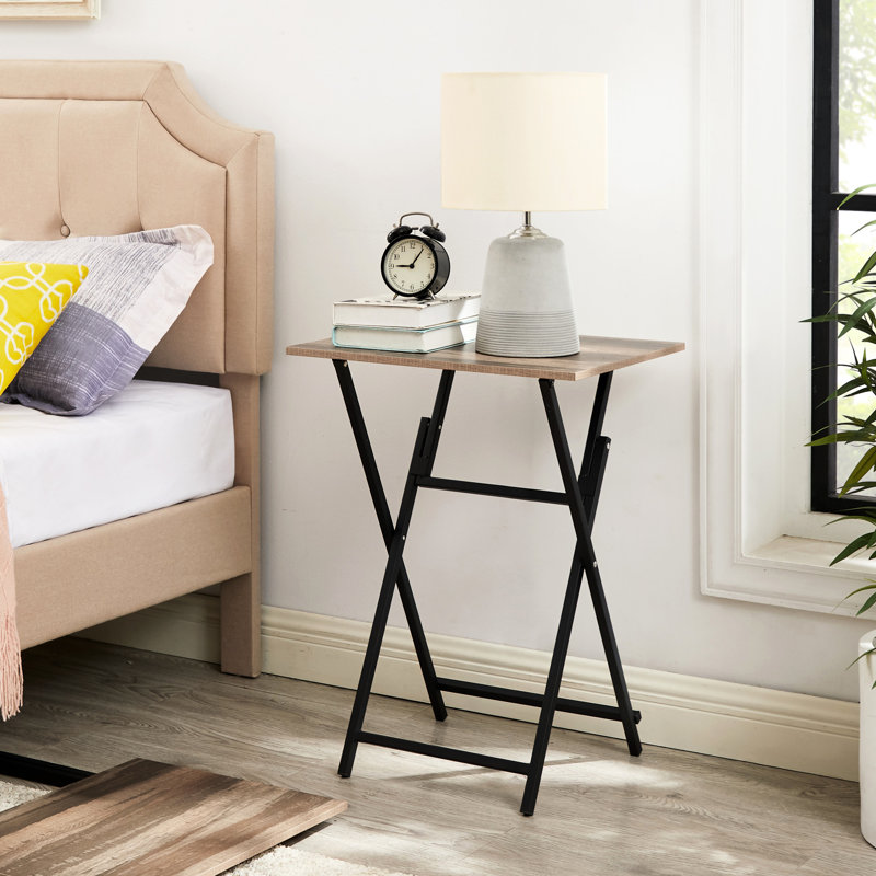 Paire de tables pliantes avec plateau de télévision, brun rustique et noir, espace pour les petits espaces, collation polyvalente portable facile à plier, enchanteur