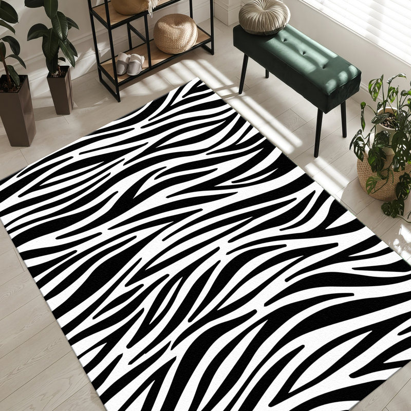 Exquisite Floral Printed Rug with Soft Pile for Enhancing Aesthetic Appeal in Living Space or Bedroom, Rectangle 2'4" x 3'3"