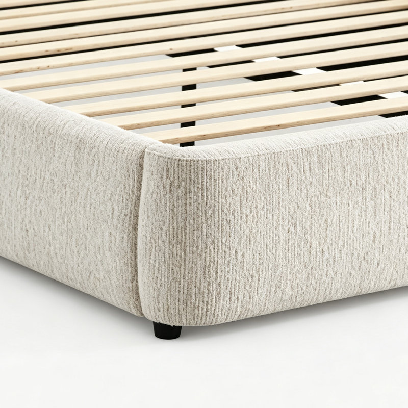 Lit plateforme double recouvert de chenille beige
