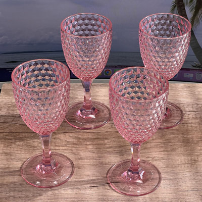 Diamond Cut Plastic Wine Glasses