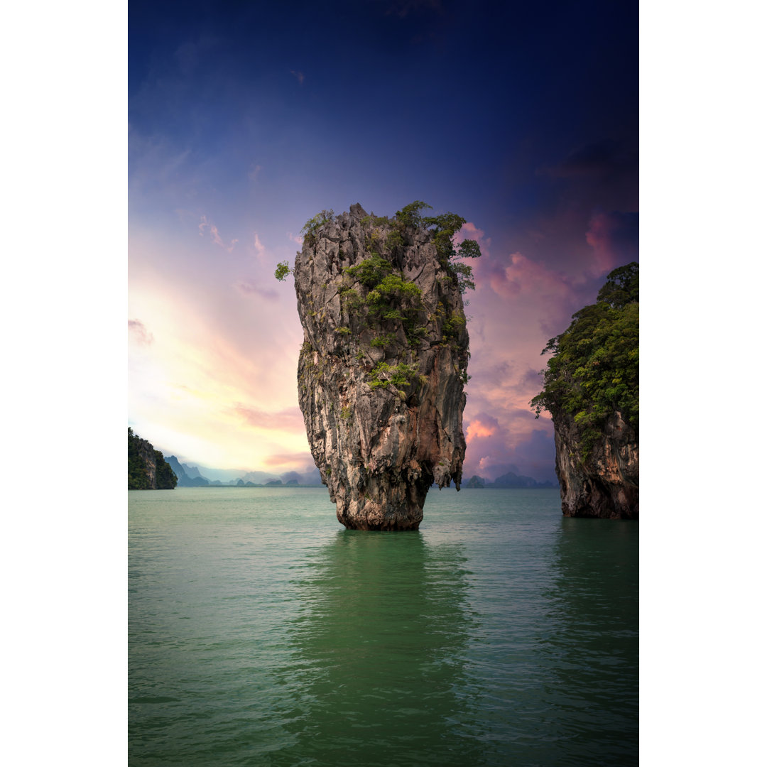 James Bond Island, Phuket, Thailand von Alexander Chernyakov - Kunstdrucke ohne Rahmen auf Leinwand