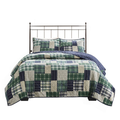 3 Piece Reversible Printed Quilt Set Green / Navy