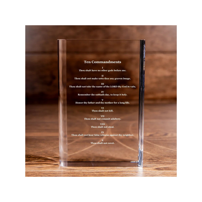 Joannette, livre de cristal gravé au laser «Ten Commandments», H 8 po x l 6 po x P 2 po