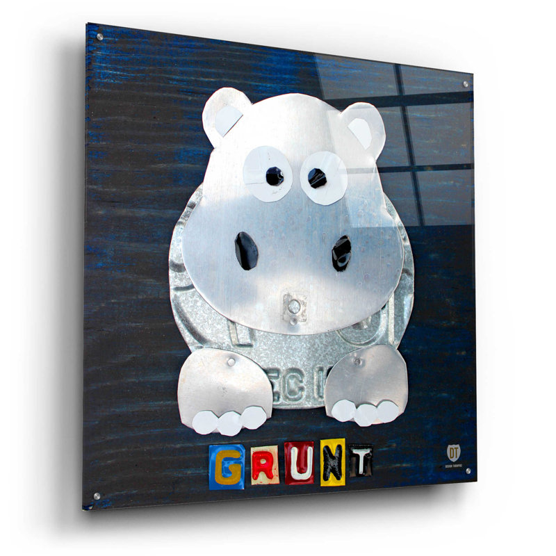 «Grunt The Hippo On Plastique / Acrylique» par Design Turnpike Print, H 36 po x l 36 po x P 0,2 po