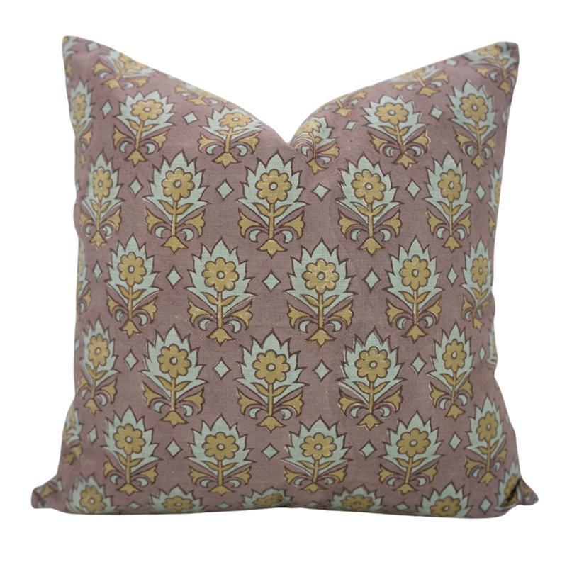 Housse de coussin décoratif à motif de fleurs brunes fabriquées à la main Fabividine - Kusum, 24"H x 24"W, Square