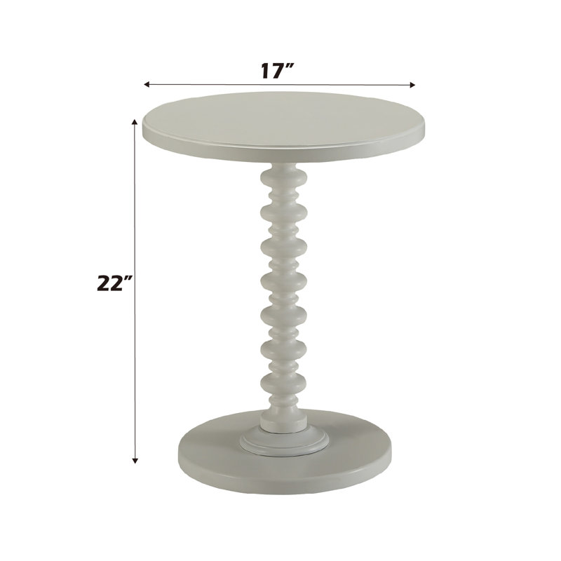 Table d'appoint Timeless Charm en blanc - Design artisanal en bois avec détails complexes et décoration