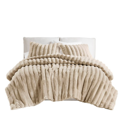 soft Faux Fur Ribbed Comforter Set Full/Queen
