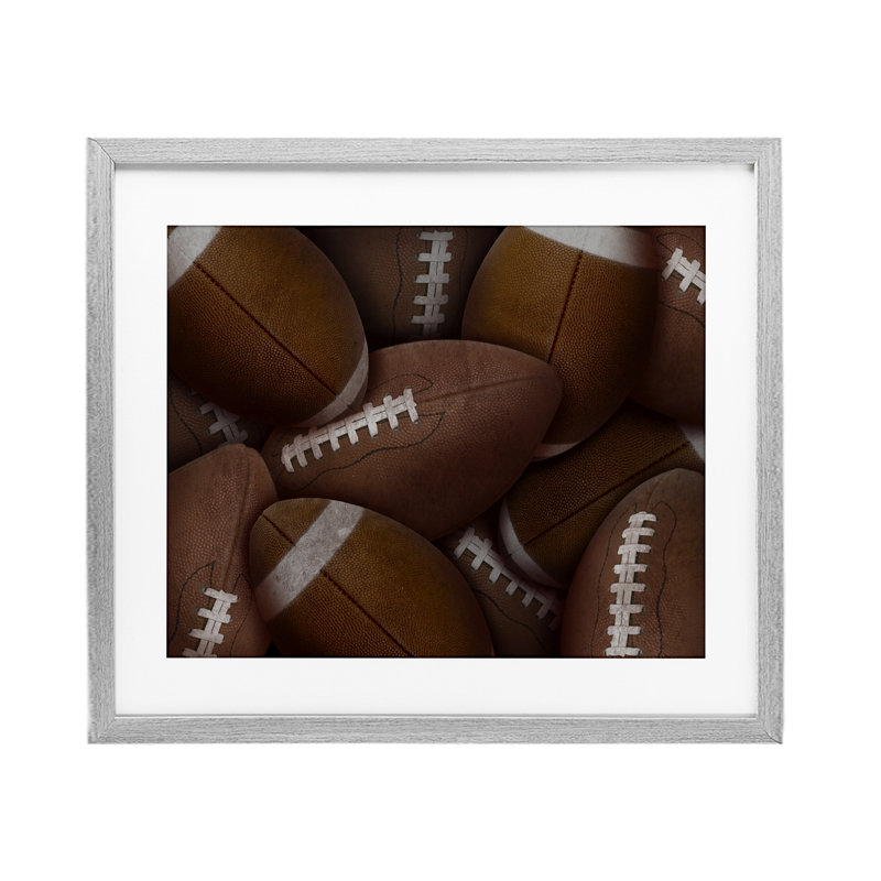 «Bin of Footballs», reproduction encadrée sous verre, conception de Marcus Prime, H 13 po x l 16 po, Gris