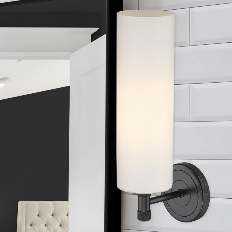 Applique murale 1 lumière Crown Point, H 15,5 po x l 3,88 po x P 6,5 po, Blanc mat, Noir mat