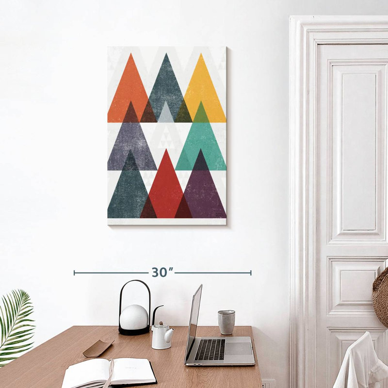 Avery Mod Triangle Retro, 30" H x 20" W