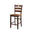 Table carrée en noyer et 4 chaises à dossier en lattes dans une salle à manger de 5 pièces, Transition Honor, bois d'hévéa massif pour une pièce de 5 pièces, élégance, chaises,