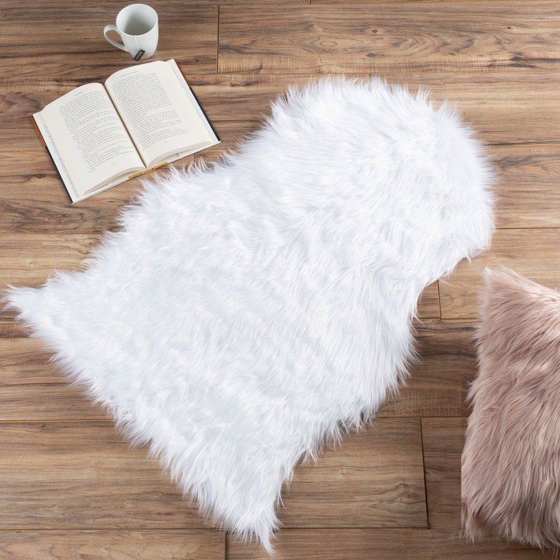 Tapis en peau de mouton Scrivner