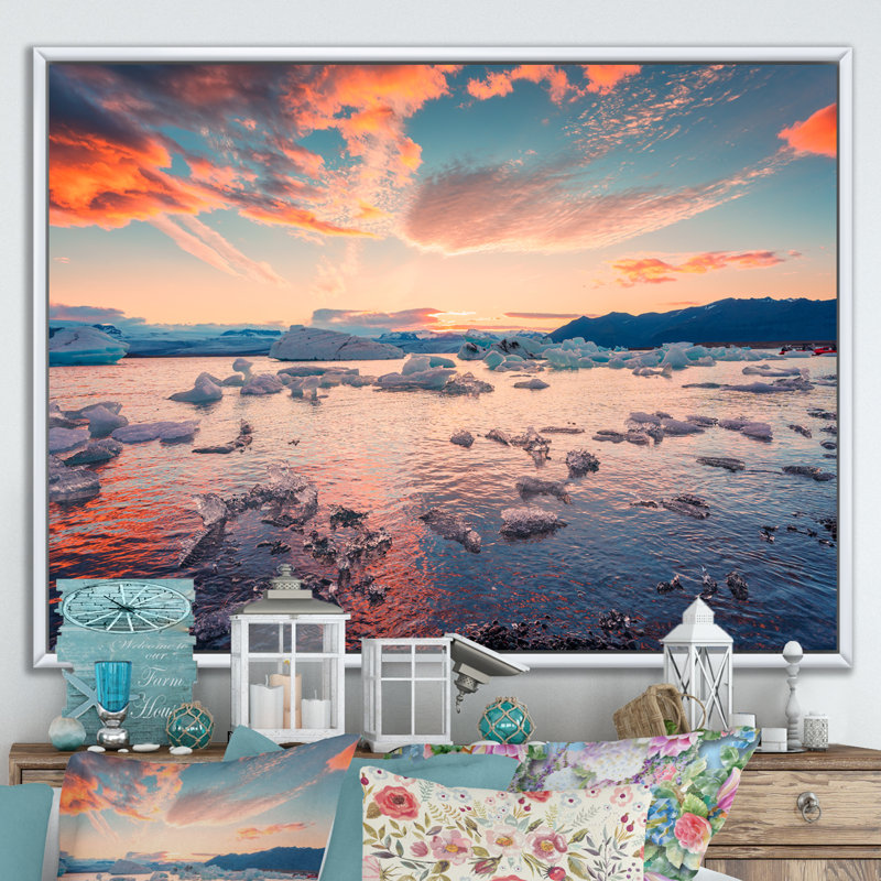 Coucher de soleil sur la mer de l'Alaska sur toile, H 34 po x l 44 po x P 1,5 po, Toile blanche
