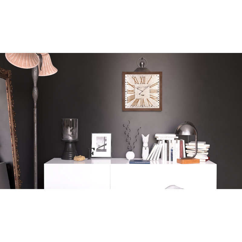Horloge murale surdimensionnée 24" Kittie