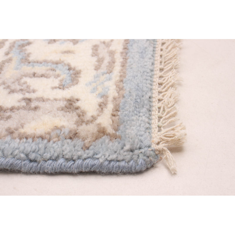 Tapis bleu denim clair 2 pi 6 po x 7 pi 8 po One-of-a-Kind