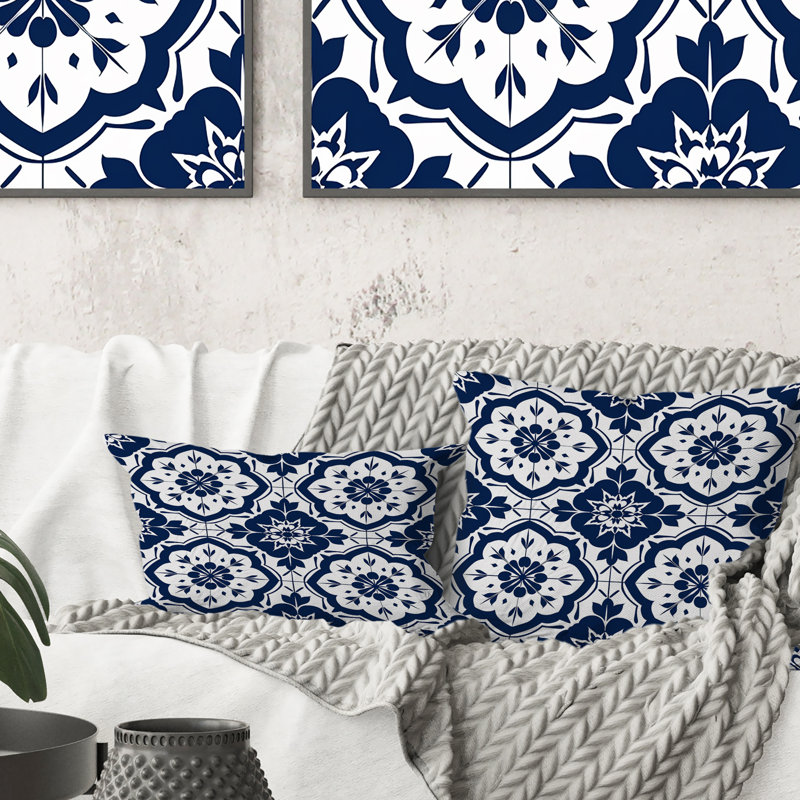 Coussin décoratif traditionnel bleu et blanc octogonale I, H 18 po x l 18 po