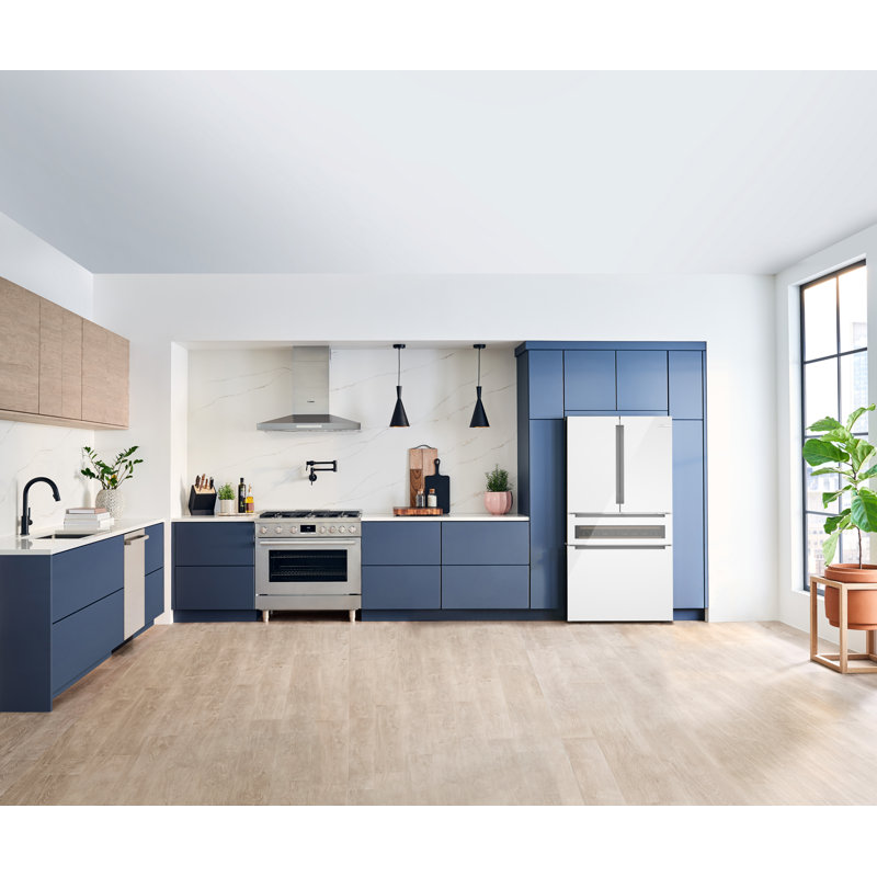 800 Series Free-Standing Fridge-Freezer