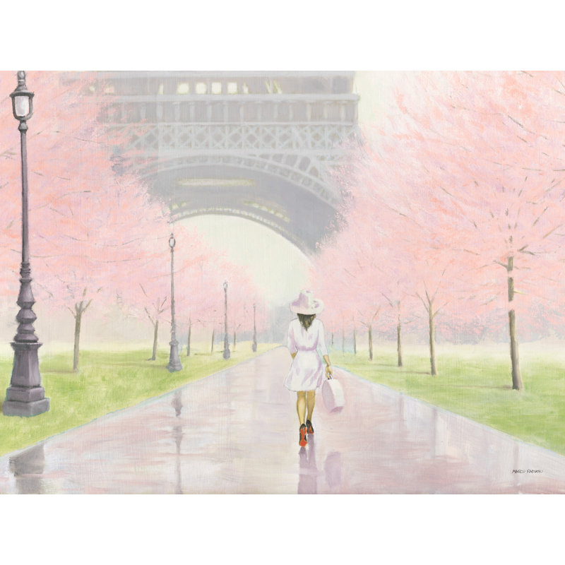 Chemin de Paris vers la Tour Eiffel, marche à Paris, femme qui marche, arbres roses, gris, crème, mode, scène de rue, reflet