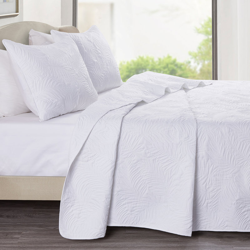 Coastal Palm Embroidered Quilt Set, King Quilt + 2 King Shams