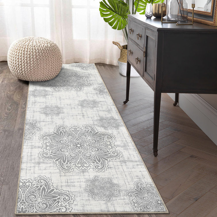 Sharmine Washable Floral Indoor Rug