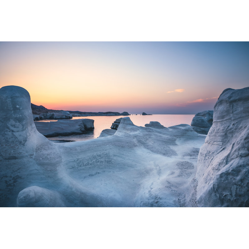 Plage de Sarakiniko au coucher du soleil par Borchee, H 8 po x l 12 po