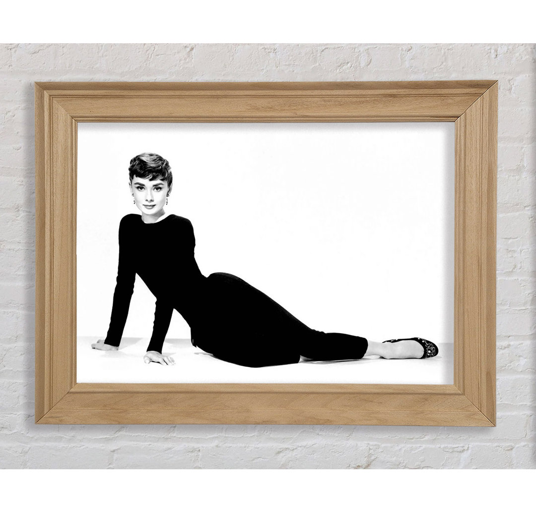 Audrey Hepburn Cat Suit - Einzelner Bilderrahmen Kunstdrucke