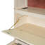Lit double crème avec espace sous le tiroir et plateforme de raccordement pour tête de lit, options de rangement