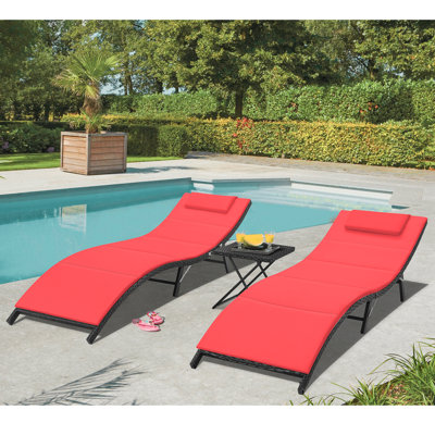Ensemble de chaises longues inclinables 40,5 "avec coussins et table Gentilly