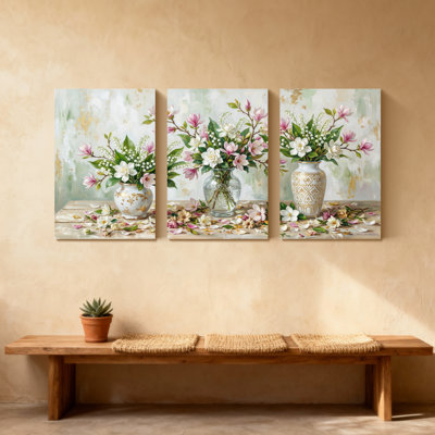 Plantes et fleurs, arrangement floral dans des vases sur une table en bois, ensemble de 3 impressions sur toile