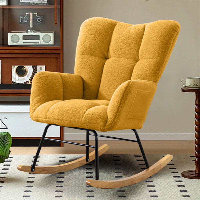 Chaise berçante, Peluche jaune