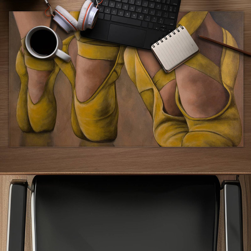 Synchronized ballerinas - 14.00"x24.25" Desk mat