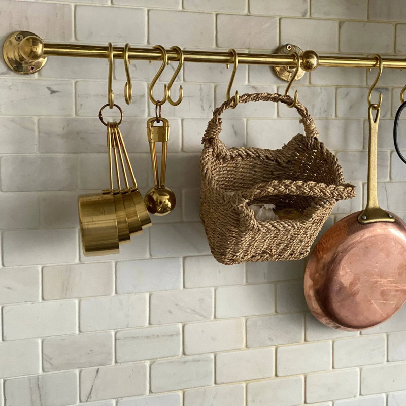 Support à casseroles mural en laiton non laqué avec crochets - 20 po, 48"