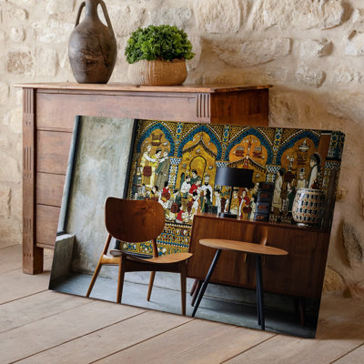 Toile une scène intérieure vibrante avec une chaise murale moderne en bois de style Mid-Century positionnée à l'avant-plan