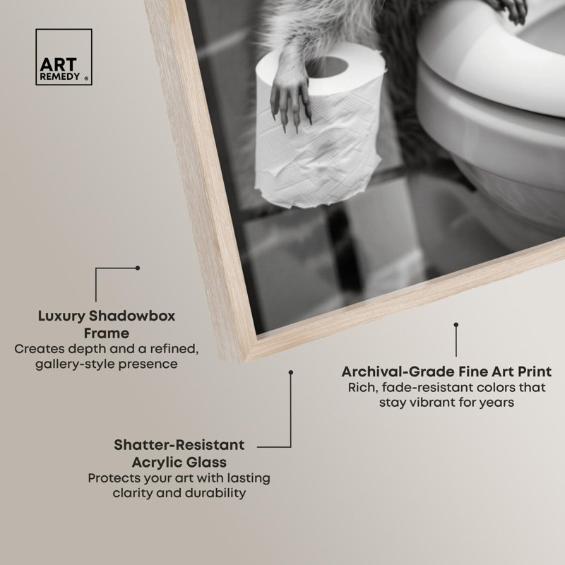 «Helper Raccoon Bathroom Decor Shadowbox» par Art Remedy, 16" H x 11" W, Crème, crème