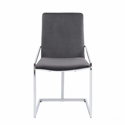 Ensemble de 2 chaises d'appoint en velours et finition chromée