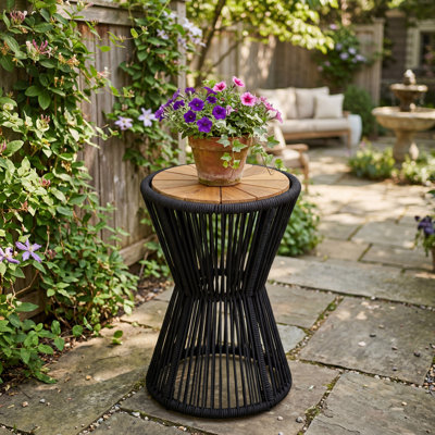 Table d'appoint d'extérieur Nara en bois d'acacia et corde tissée