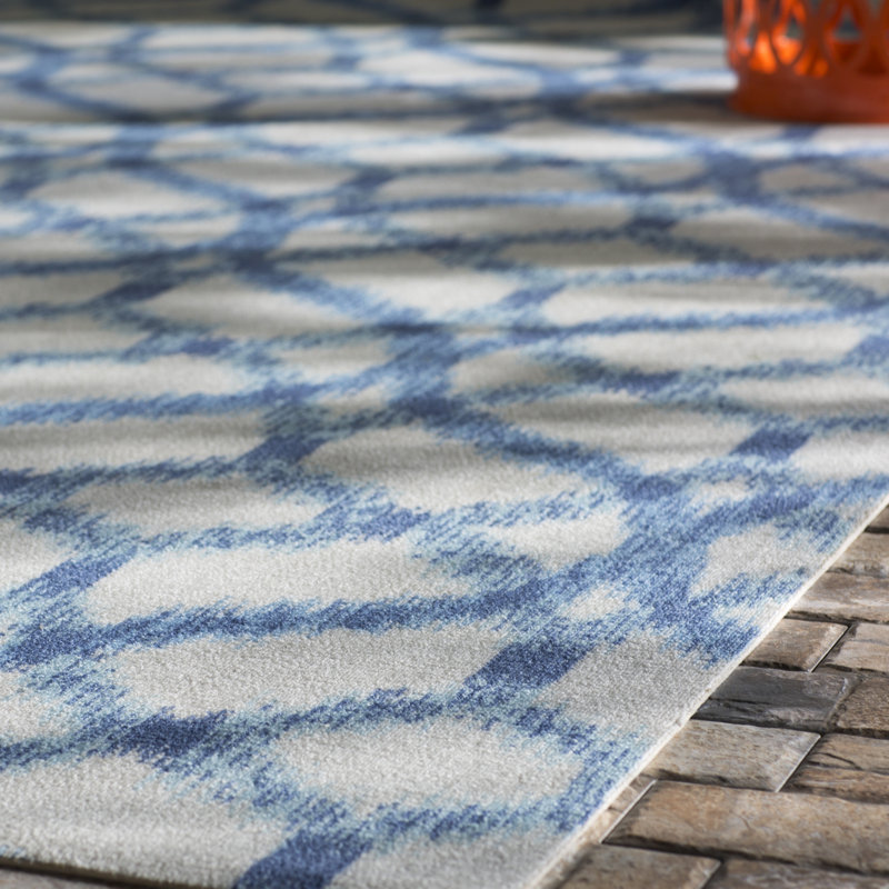 Geometric Indoor / Outdoor Area Rug, Rectangle 305 x 396cm