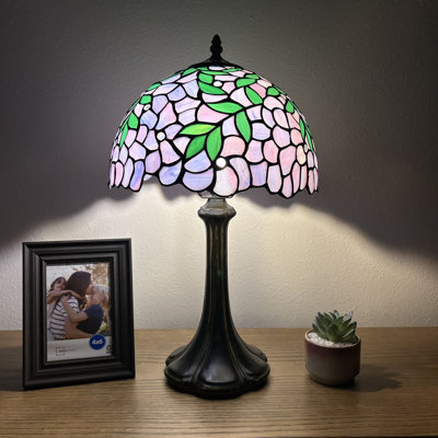 Lampe de table Maberry Tiffany vitrail mauve avec feuilles vertes et ampoule DEL incluse