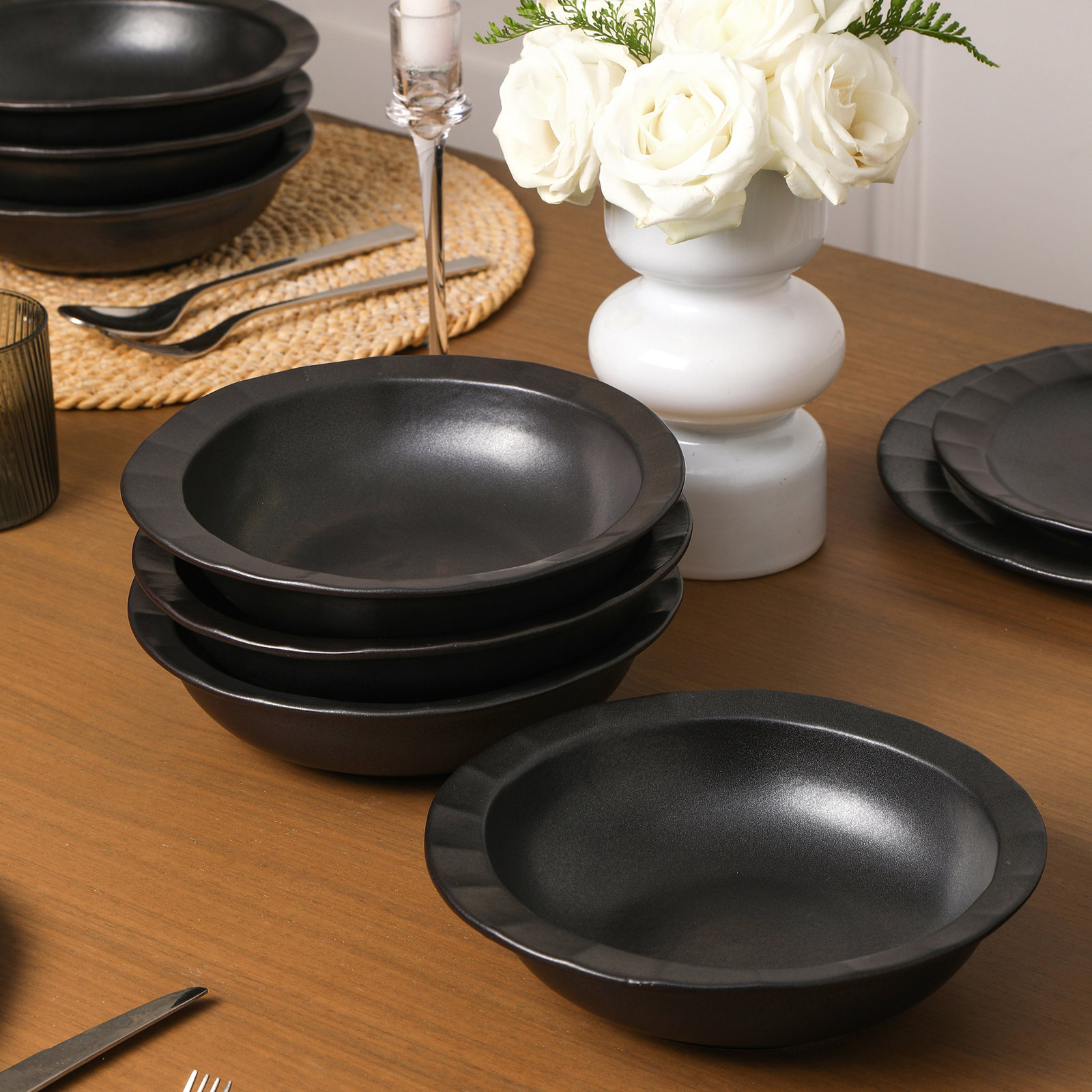 Oasis Stoneware Pasta Bowl, Black