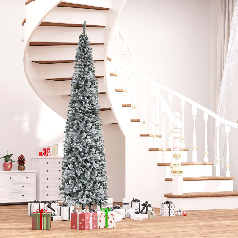 Arbre de Noël artificiel mince enneigé 9 pi avec 914 pointes