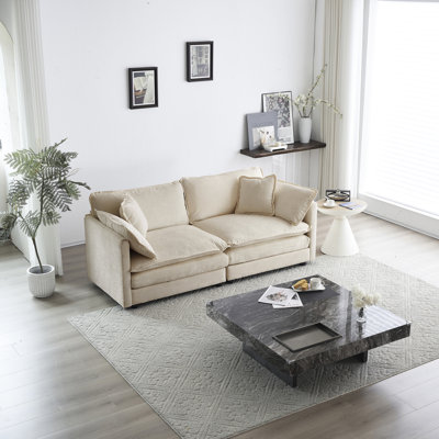 Canapé 2 places en chenille beige avec 4 coussins, structure en bois massif, tissu respirant, siège confortable et coussins de haute qualité.