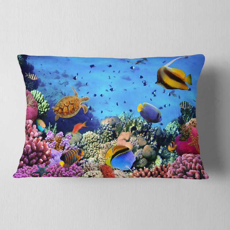 Coussin lombaire en corail animaux sur le récif