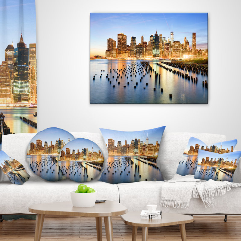 Coussin de cityscape illuminée new york skyscrapers, 12 po x 20 po, Coussin lombaire
