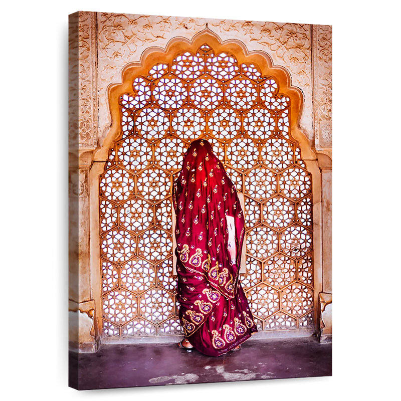 Femme indienne à la fenêtre, H 30 po x l 20 po
