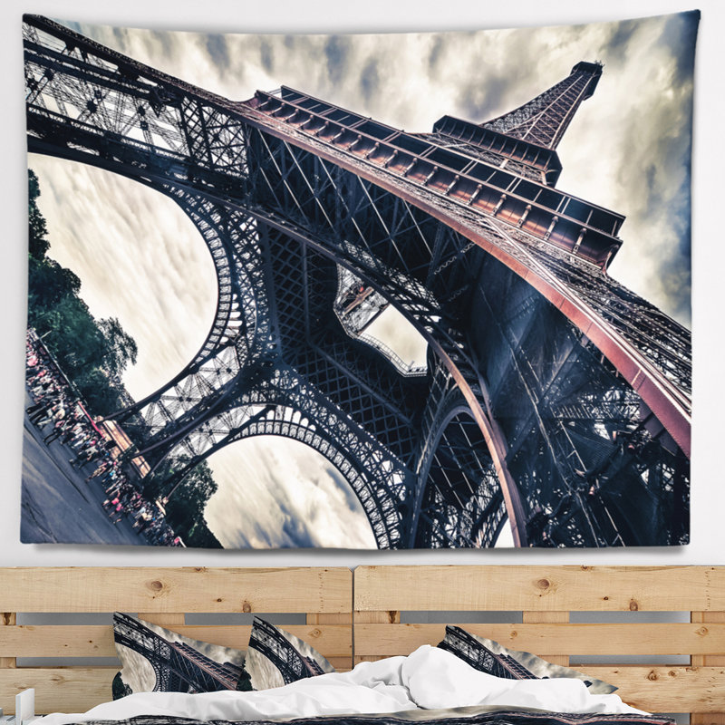 Tapisserie de style urbain avec tour Eiffel, H 32 po x l 39 po