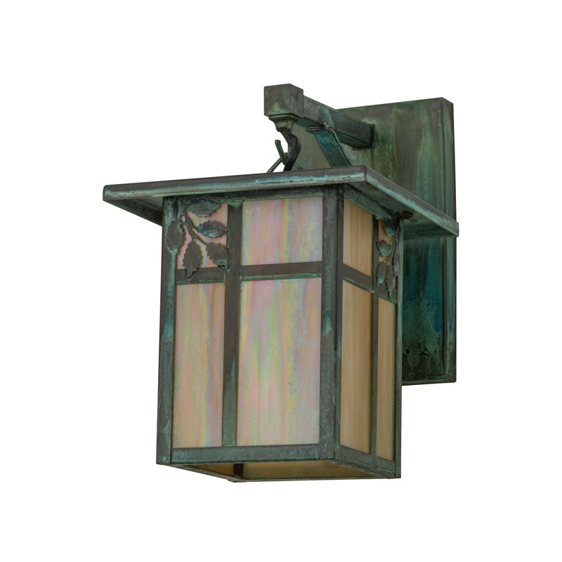 Hyde Park Sprig 1 - Light Outdoor Wall Lantern