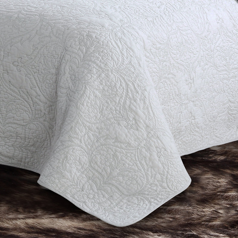 White Twin Cotton Reversible Quilt Set