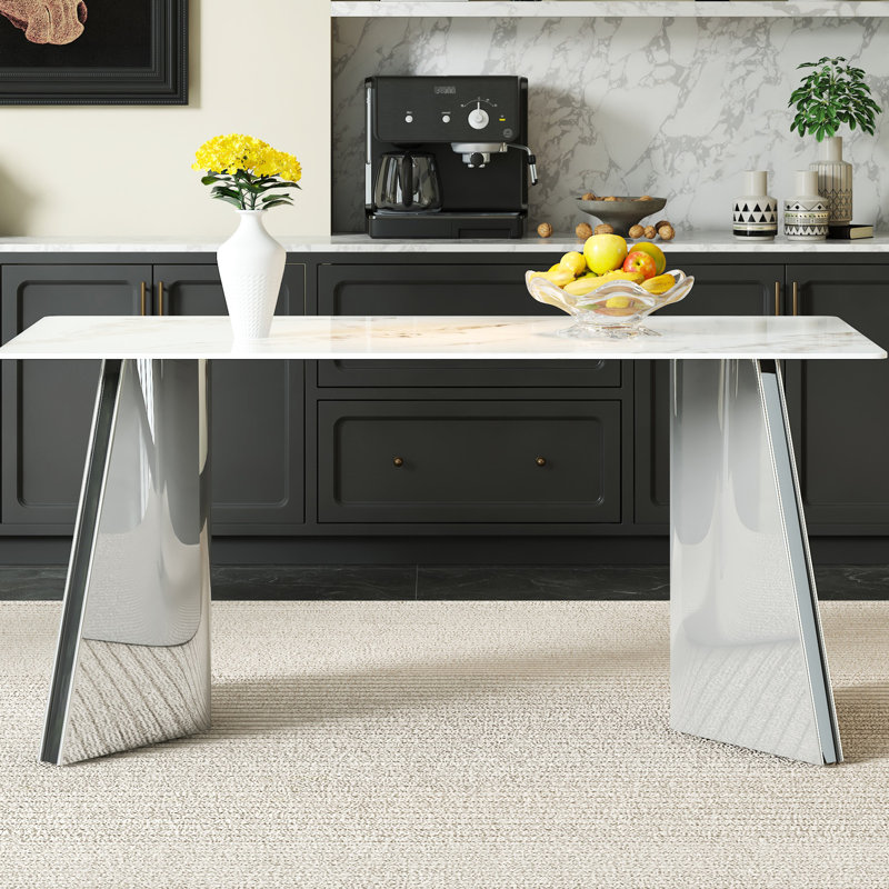 Table rectangulaire en pierre frittée de 63 po x 31,5 po x 30 po avec pieds en acier inoxydable argenté - facile d'entretien, table de salle à manger luxueuse et chaleureuse, facile à nettoyer et stable