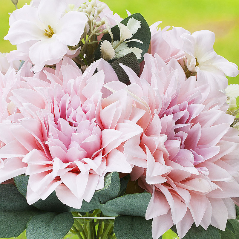 Arrangement floral mélangé dans un vase, Rose