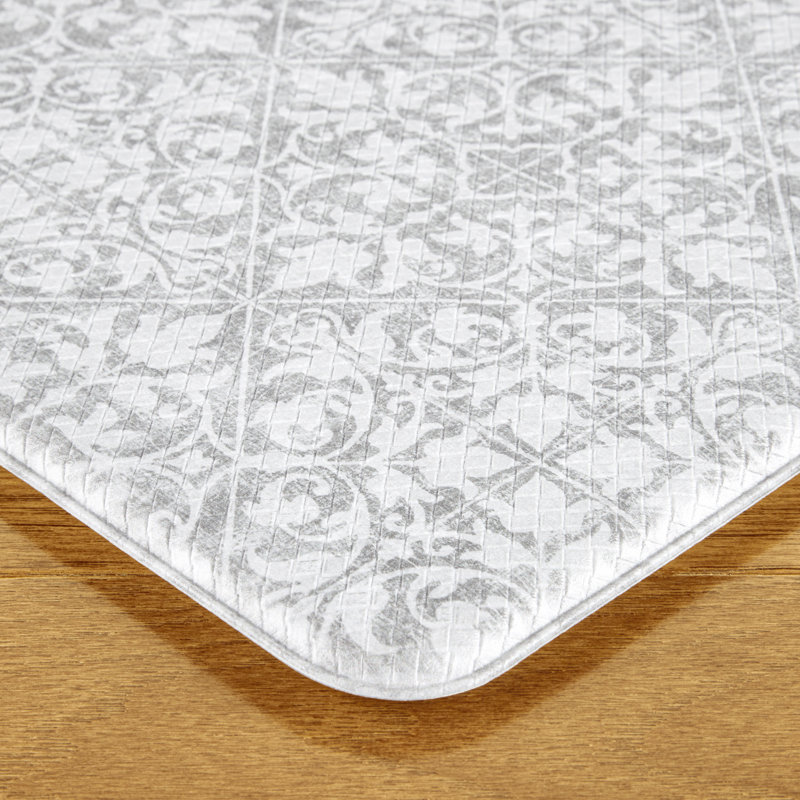 TOWN & COUNTRY BASICS Comfort Plus Non-Slip Backing Vintage Medallion Tile Anti Fatigue Comfort Mat, Rectangle 1'6" x 3'3"